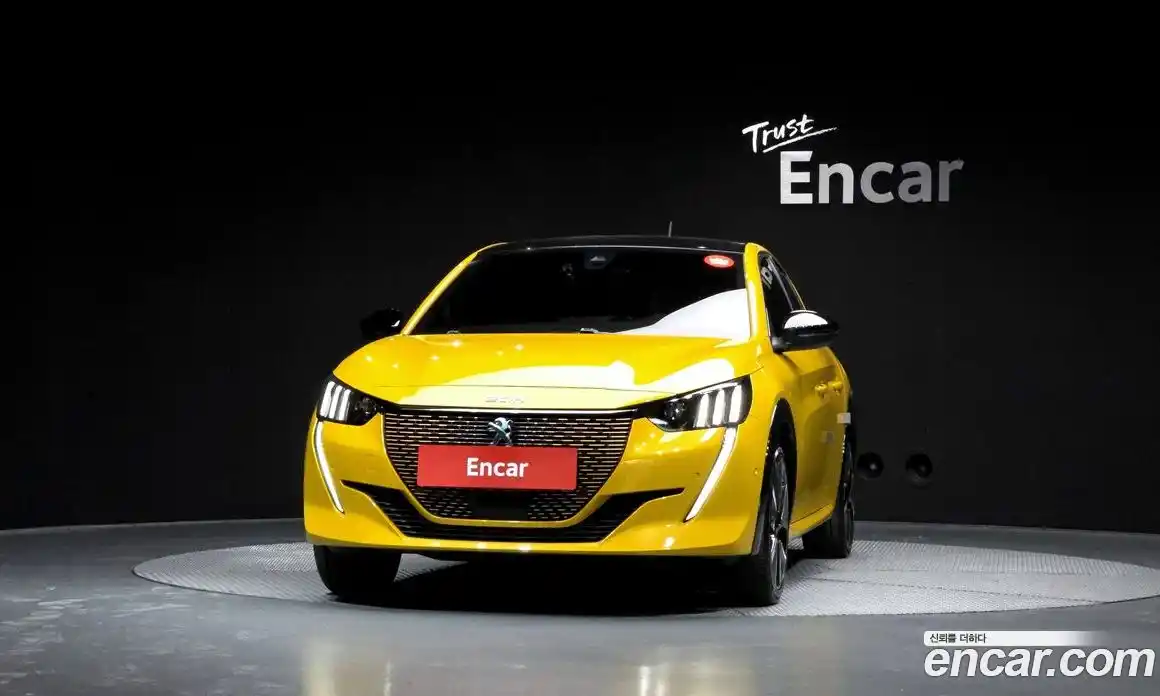 Peugeot 208 2021 0.1 гидро в Москве, фото 3