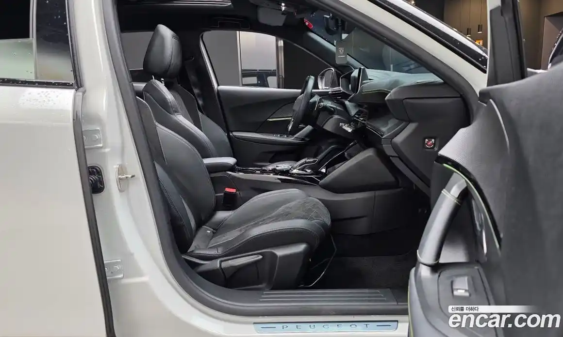 Peugeot 2008 2020 1.5 гидро в Москве, фото 16