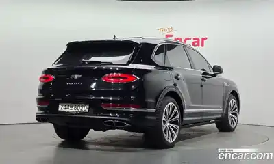 Bentley Bentayga 2023 4.0 гидро, миниатюра 2