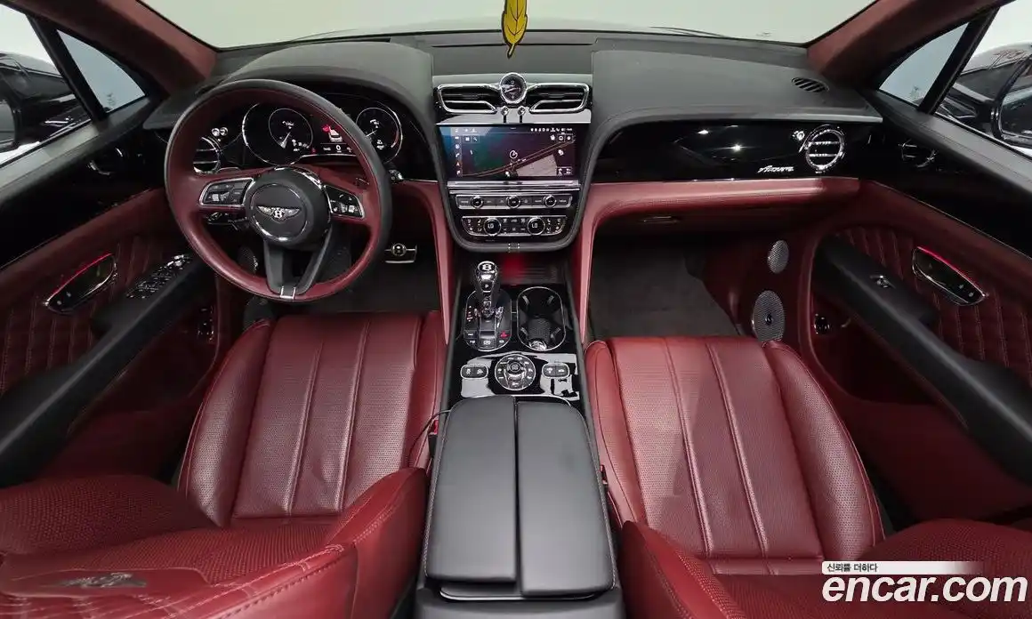 Bentley Bentayga 2023 4.0 гидро, фото 7