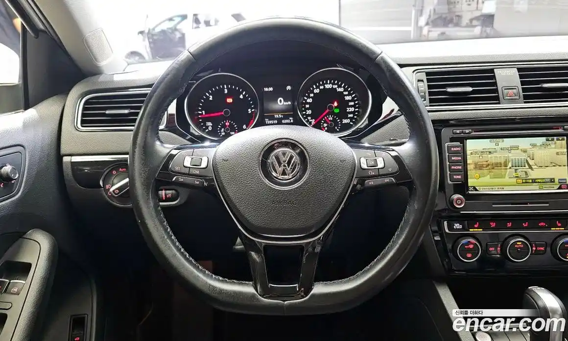 Volkswagen Jetta 2015 2.0 гидро в Москве № 199239, фото 13