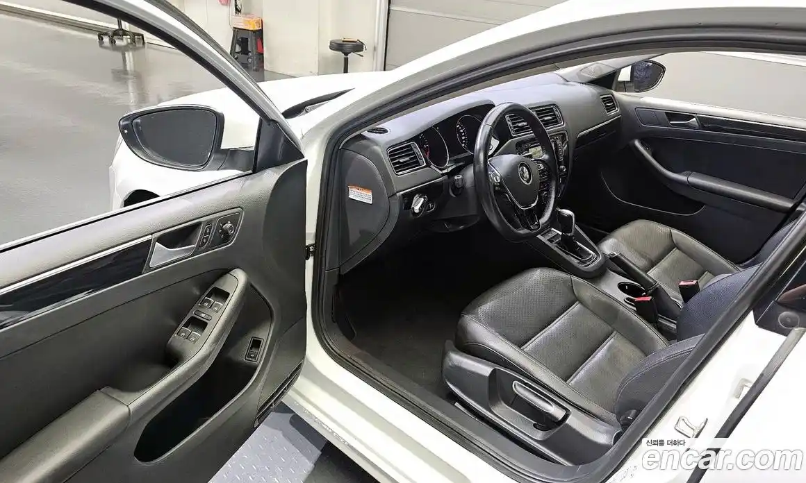 Volkswagen Jetta 2015 2.0 гидро в Москве № 199239, фото 10