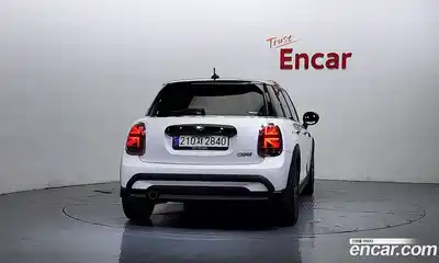 Mini Cooper 2024 1.5 гидро в Москве № 214087, миниатюра 4