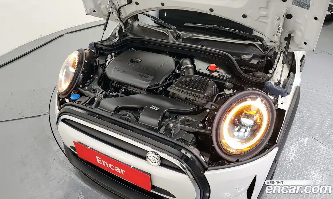 Mini Cooper 2024 1.5 гидро в Москве № 214087, фото 6