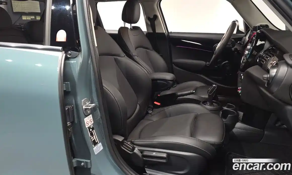Mini Cooper 2023 2.0 гидро в Москве № 223017, фото 9