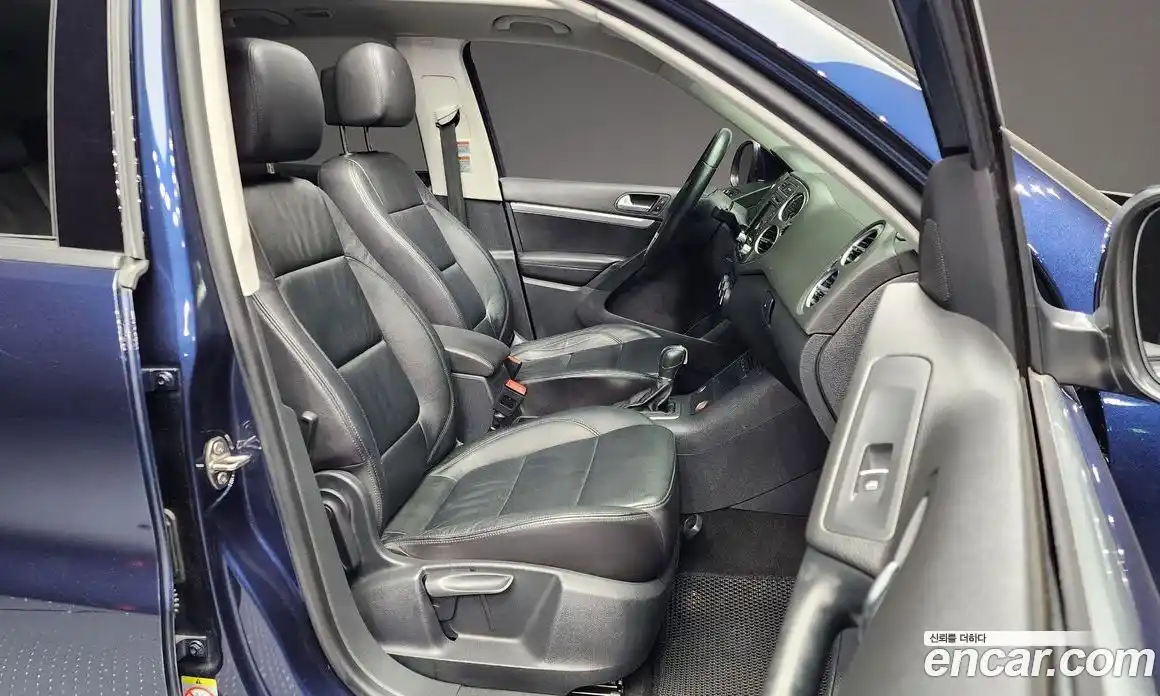 Volkswagen Tiguan 2015 2.0 гидро в Москве № 232220, фото 11