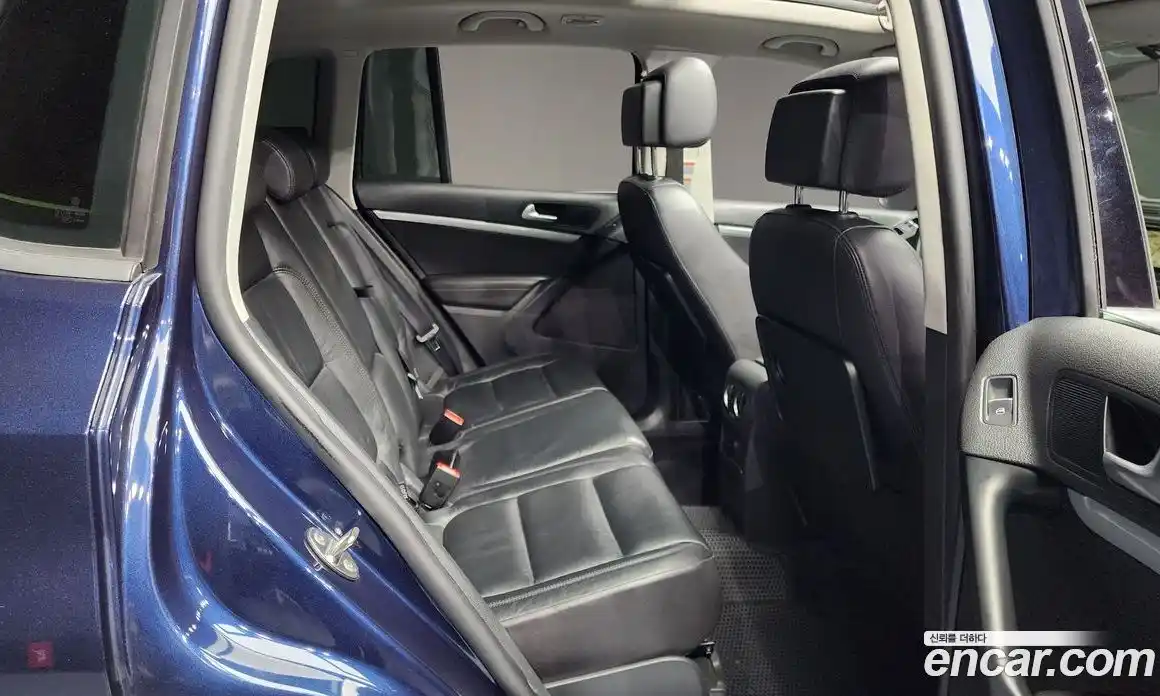 Volkswagen Tiguan 2015 2.0 гидро в Москве № 232220, фото 12