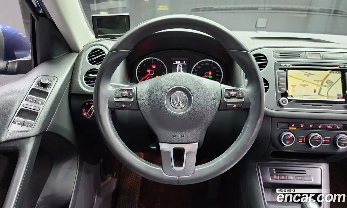 Volkswagen Tiguan 2015 2.0 гидро в Москве № 232220, фото 13