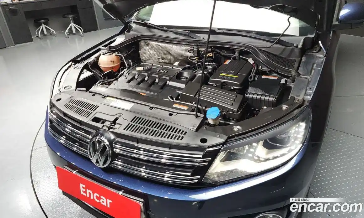 Volkswagen Tiguan 2015 2.0 гидро в Москве № 232220, фото 6
