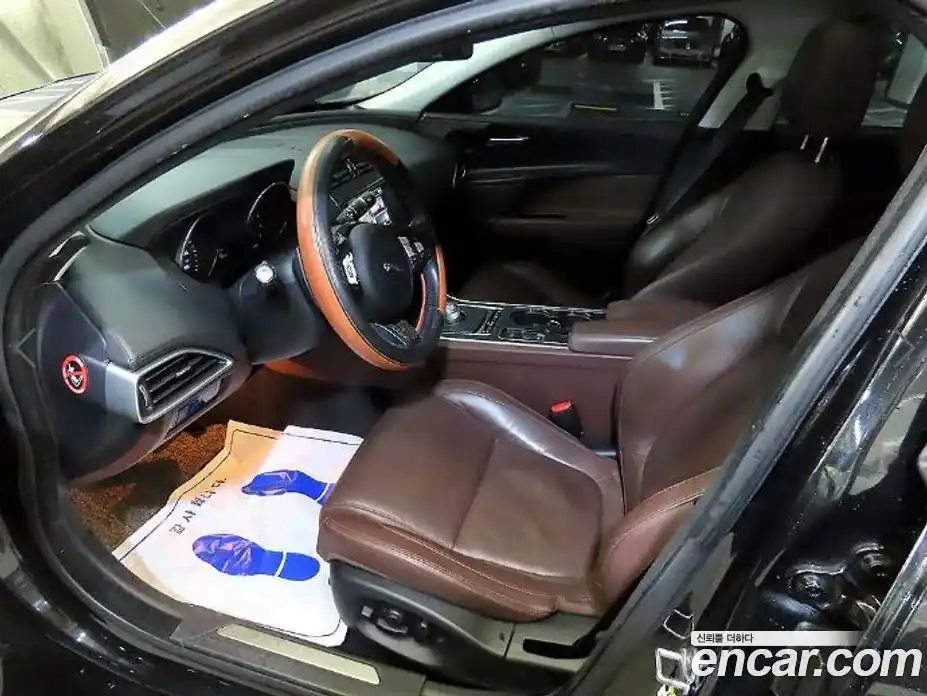 Jaguar XE 2016 2.0 гидро в Москве № 976569, фото 6