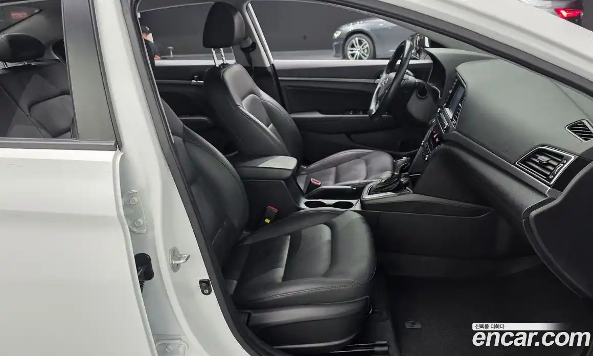 Hyundai Avante 2016 1.6 гидро в Москве № 1278085, фото 16