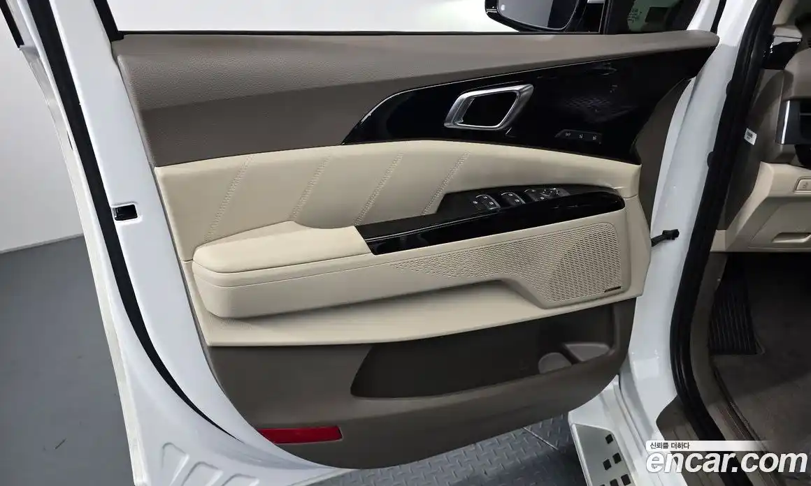 Kia Canival 2021 3.5 гидро в Москве № 1399432, фото 13