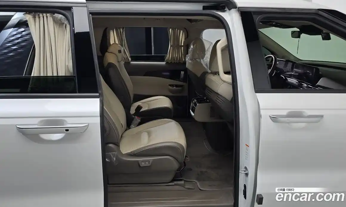 Kia Canival 2021 3.5 гидро в Москве № 1399432, фото 16