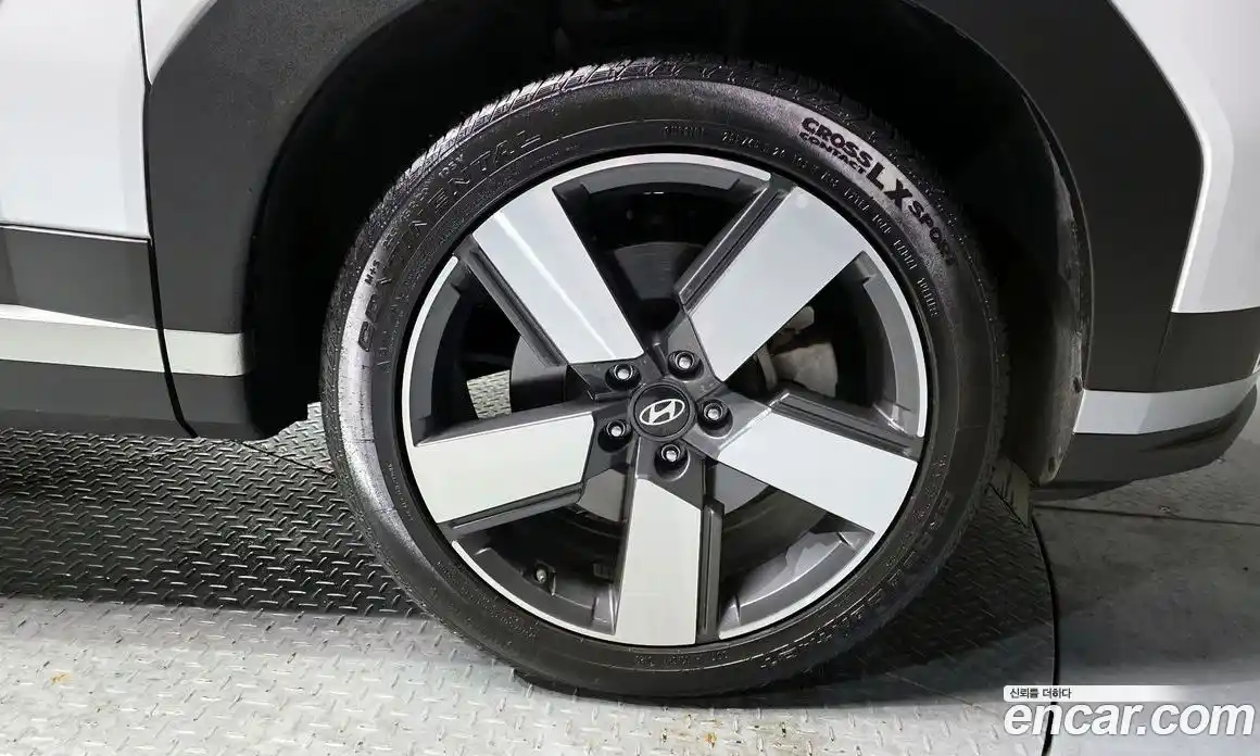 Hyundai Santa Fe 2023 2.5 гидро в Москве № 1417379, фото 7