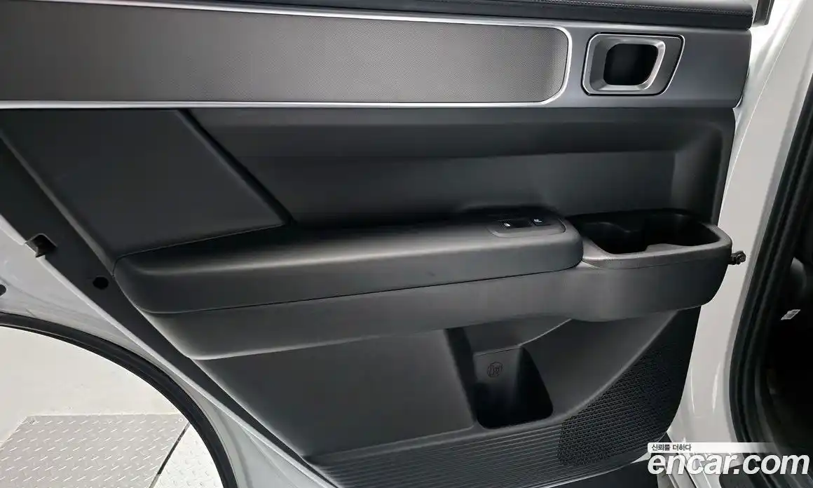Hyundai Santa Fe 2024 1.6 гидро в Москве № 1417396, фото 15