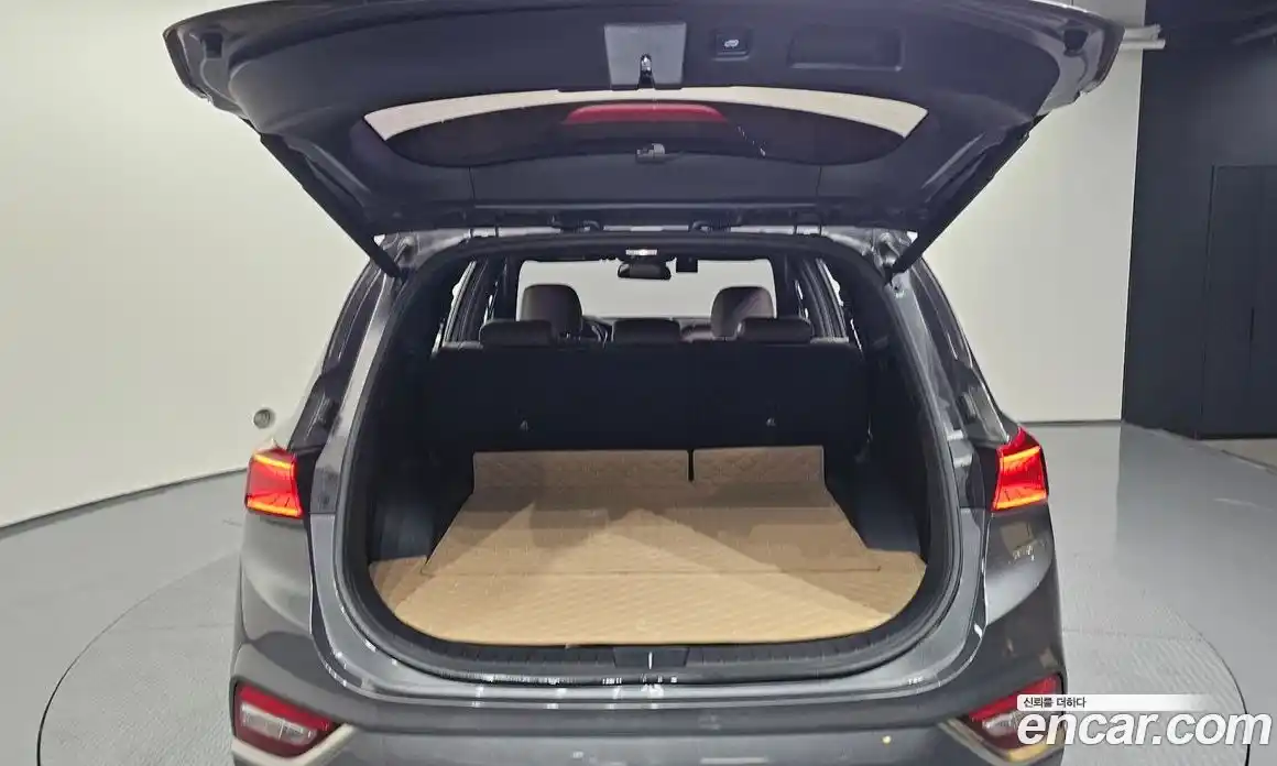 Hyundai Santa Fe 2018 2.2 гидро в Москве № 1417643, фото 25