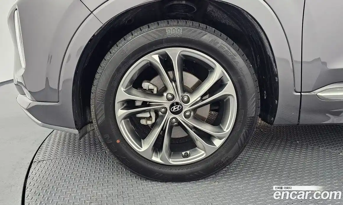 Hyundai Santa Fe 2018 2.2 гидро в Москве № 1417643, фото 4