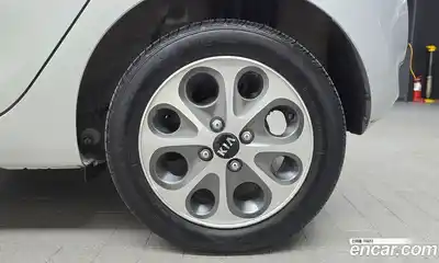 Kia Morning 2012 1.0 механика в Москве № 1418159, миниатюра 7