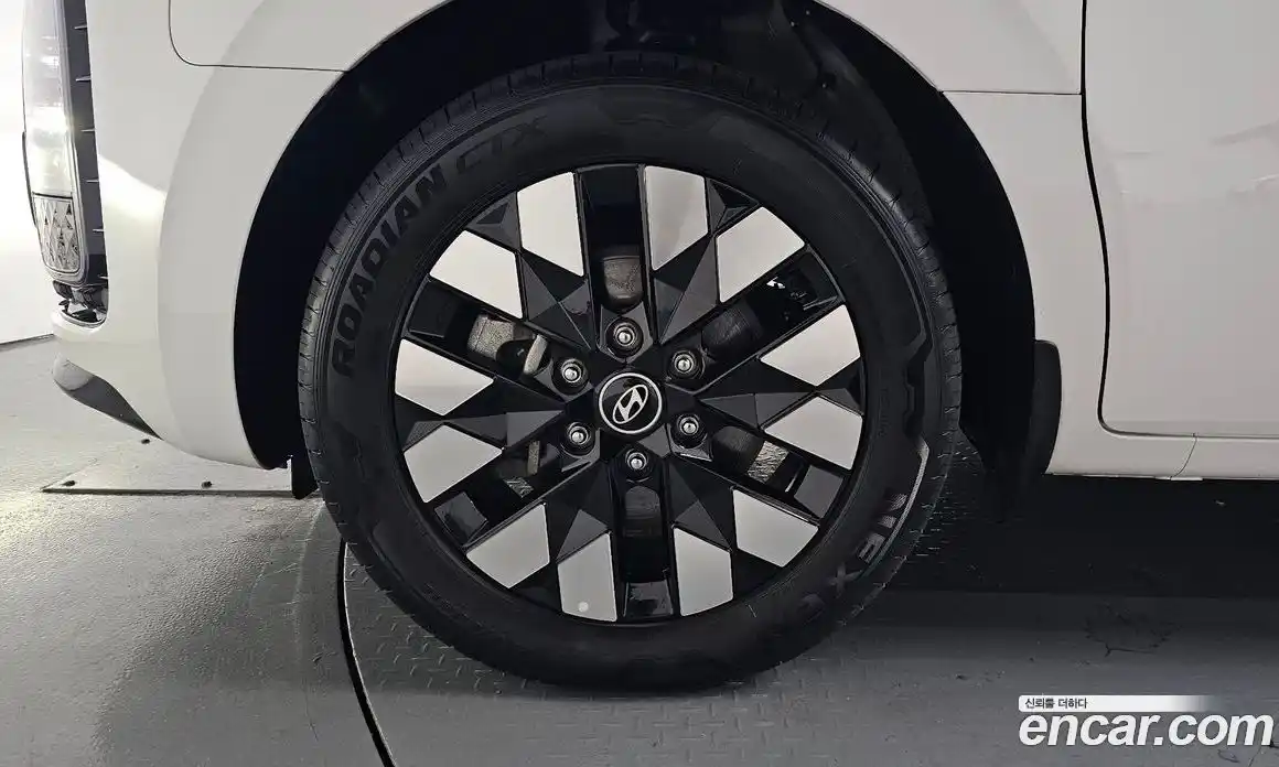 Hyundai Staria 2024 1.6 гидро в Москве № 1537419, фото 4