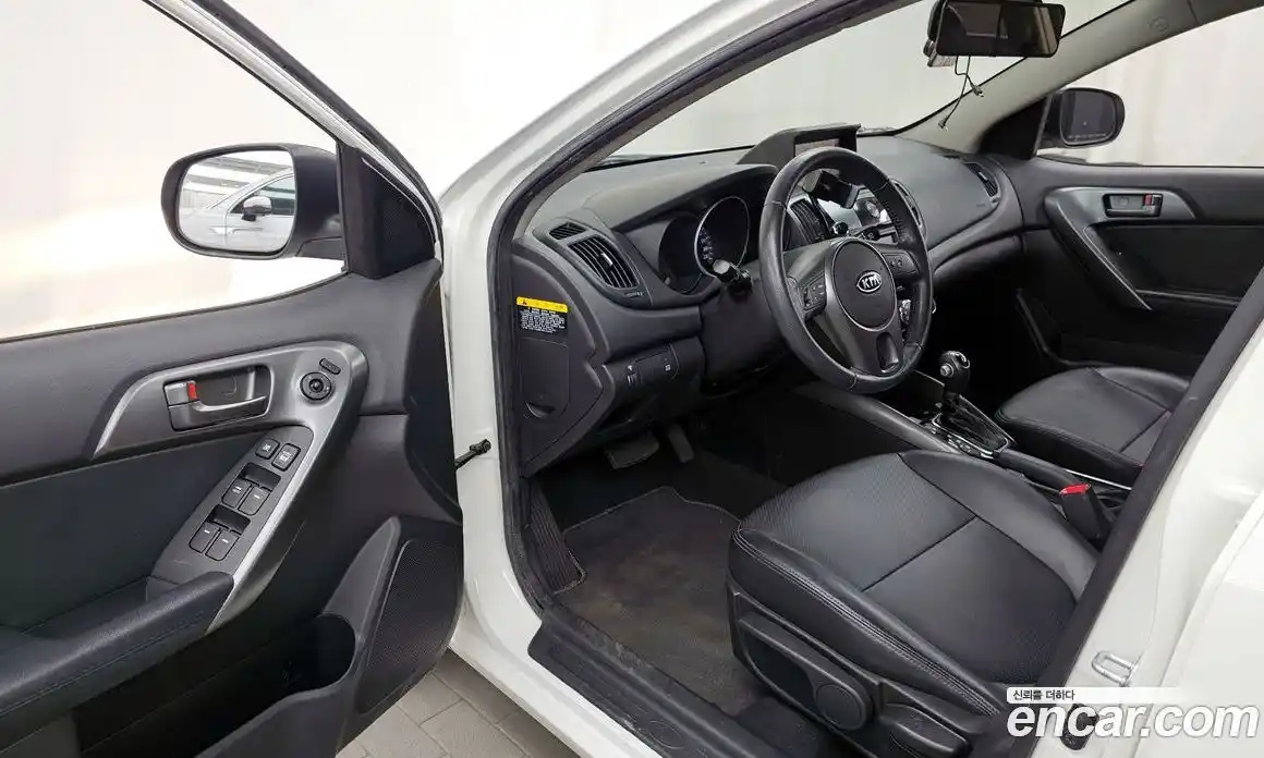 Kia Porte 2011 1.6 гидро в Москве № 1538040, фото 13