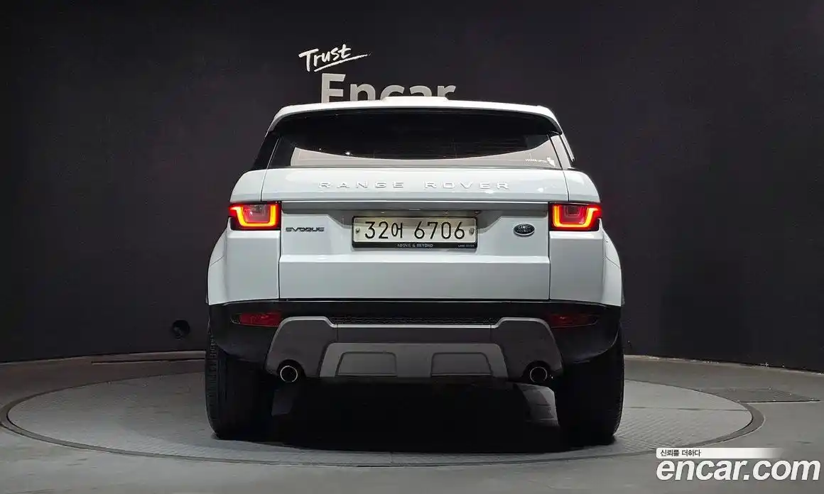 Land Rover Range-Rover Evoque 2018 2.0 гидро в Москве № 166311, фото 4