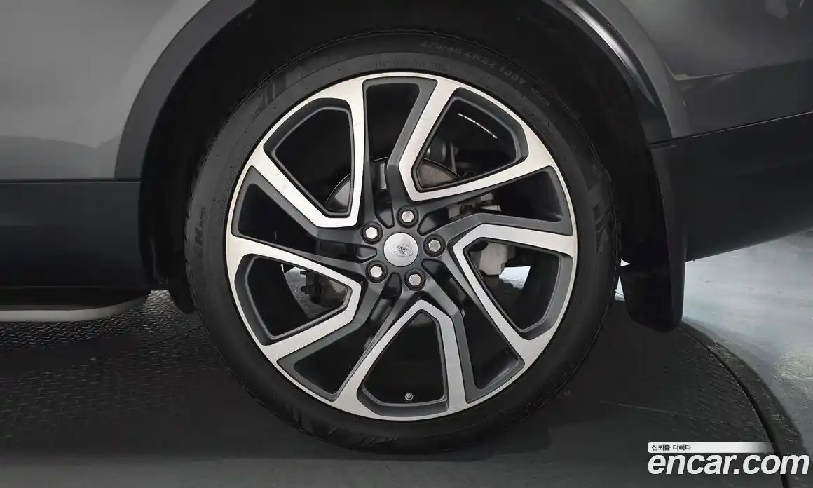 Land Rover Discovery 2018 3.0 гидро в Москве № 166384, фото 4