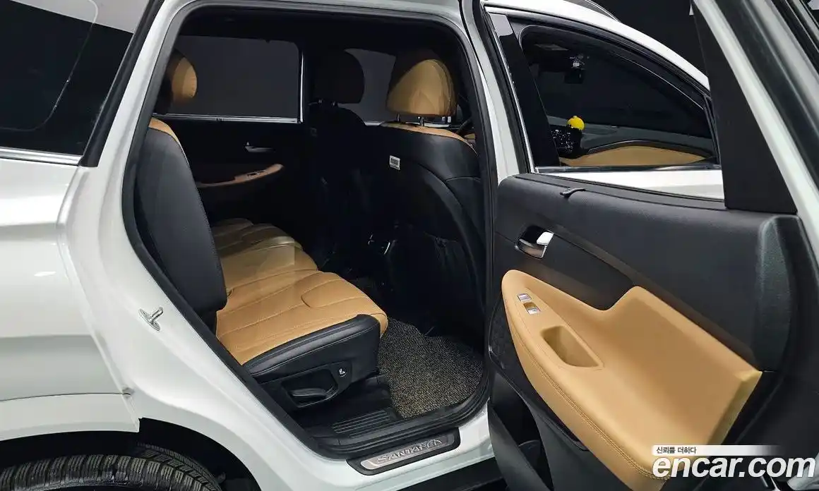 Hyundai Santa Fe 2021 2.5 гидро в Москве № 1684052, фото 17