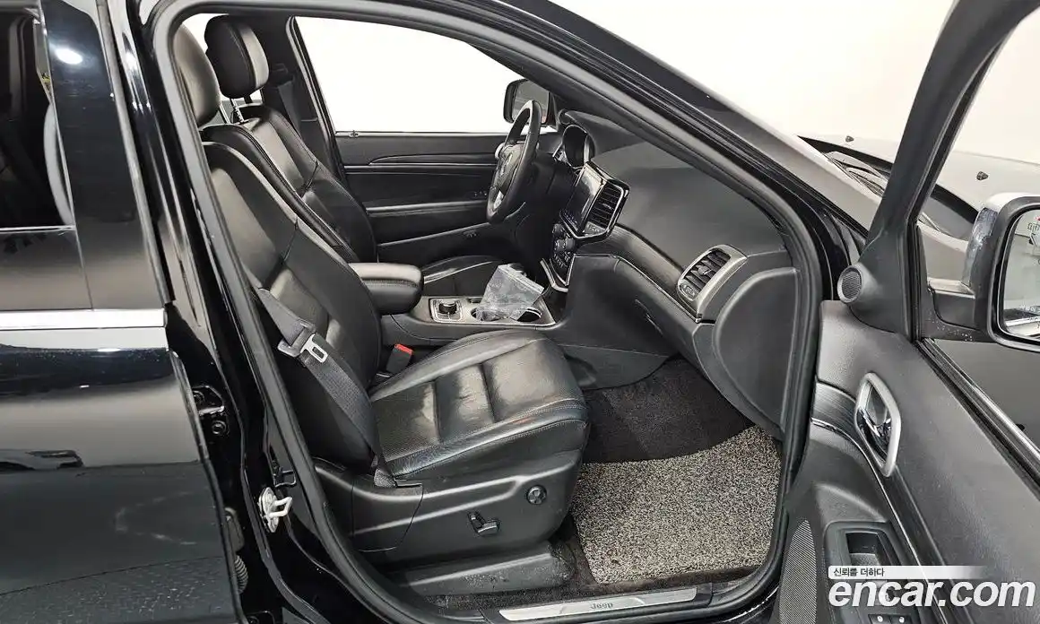 Jeep Cherokee 2019 3.6 гидро в Москве № 169714, фото 11
