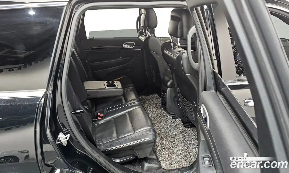 Jeep Cherokee 2019 3.6 гидро в Москве № 169714, фото 12