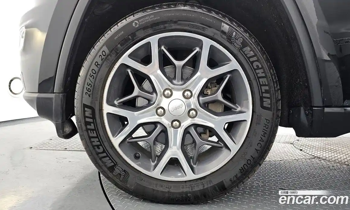 Jeep Cherokee 2019 3.6 гидро в Москве № 169714, фото 5