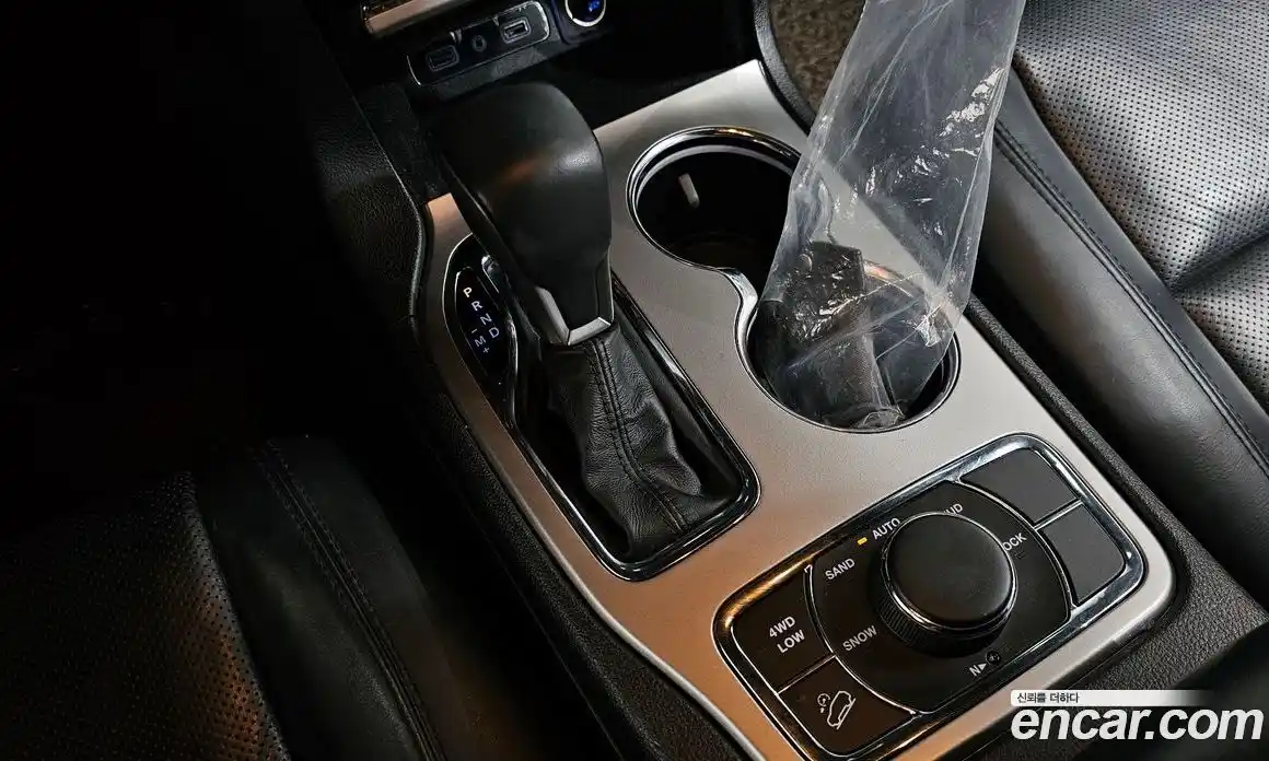 Jeep Cherokee 2019 3.6 гидро в Москве № 169714, фото 9