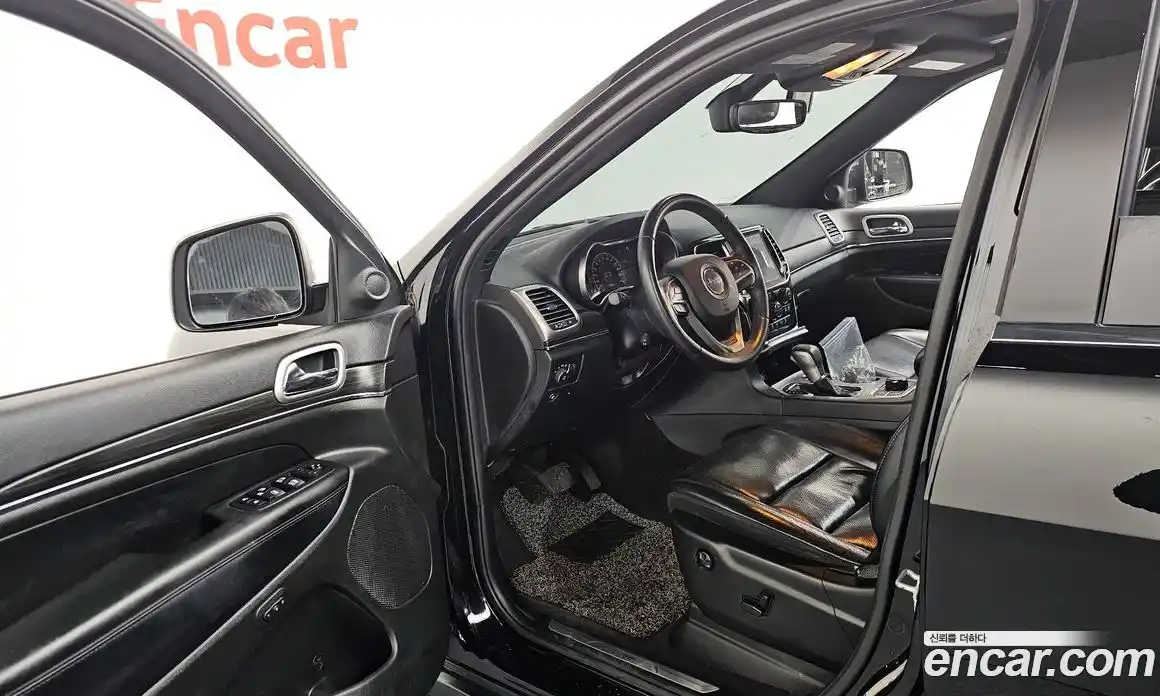 Jeep Cherokee 2019 3.6 гидро в Москве № 169714, фото 10