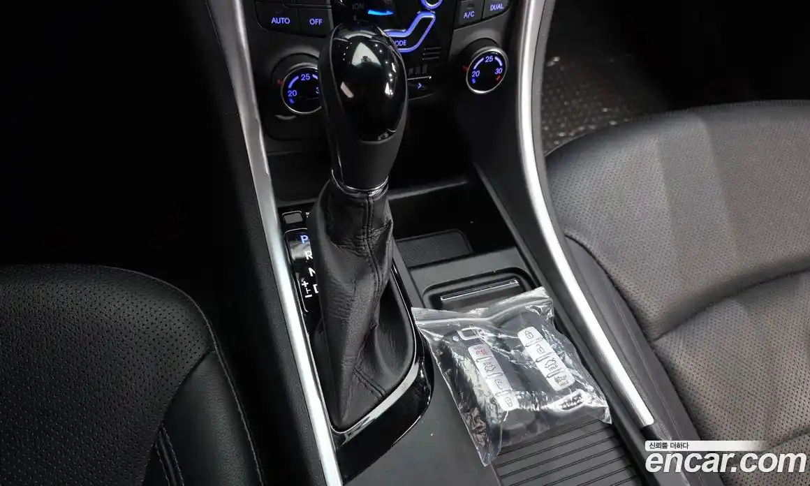 Hyundai Sonata 2012 2.0 гидро в Москве № 1757655, фото 12