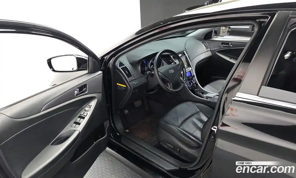 Hyundai Sonata 2012 2.0 гидро в Москве № 1757655, фото 13