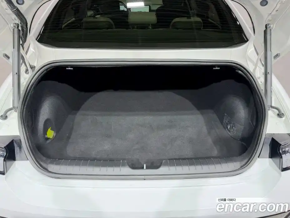 Hyundai Ioniq 6 2022 0.1 гидро в Москве № 1903947, фото 10