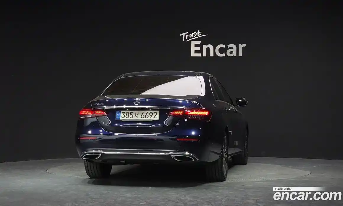 Mercedes-Benz E-Class 2022 2.0 гидро в Москве № 1906971, фото 4