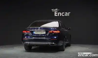 Mercedes-Benz E-Class 2022 2.0 гидро в Москве № 1906971, миниатюра 4