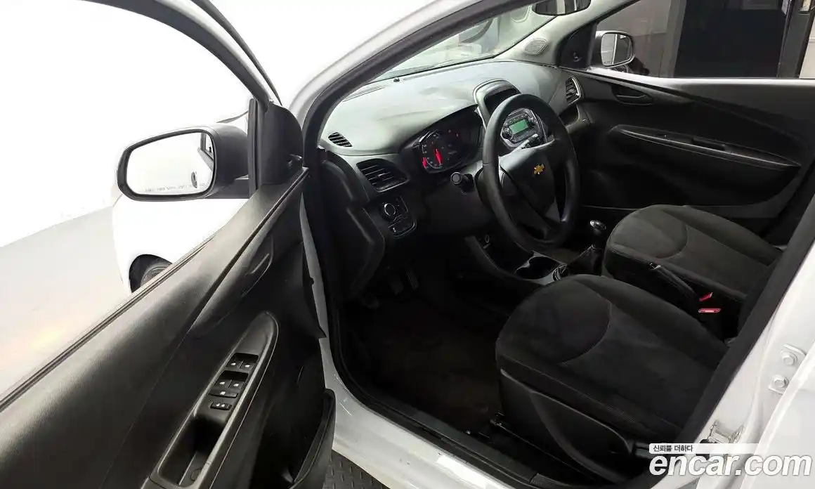 Chevrolet Spark 2016 1.0 механика в Москве, фото 10
