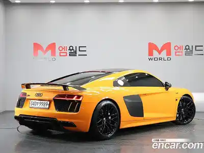 Audi R8 2017 5.2 гидро в Москве № 1912288, миниатюра 3