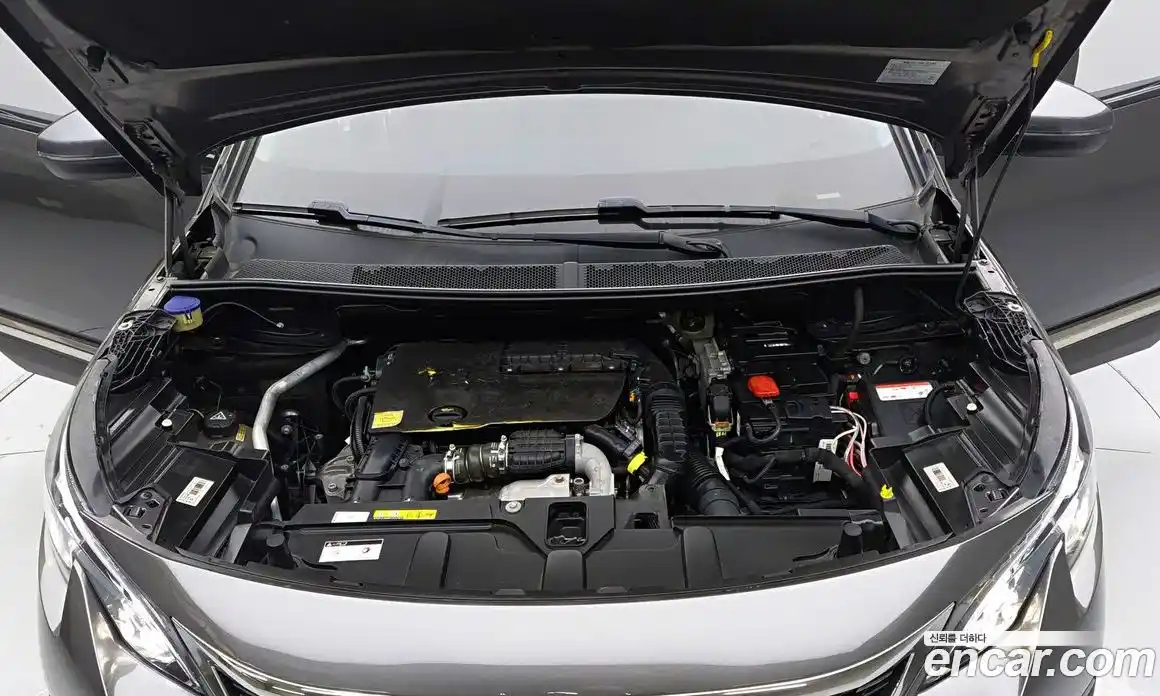Peugeot 5008 2018 1.6 гидро в Москве, фото 16