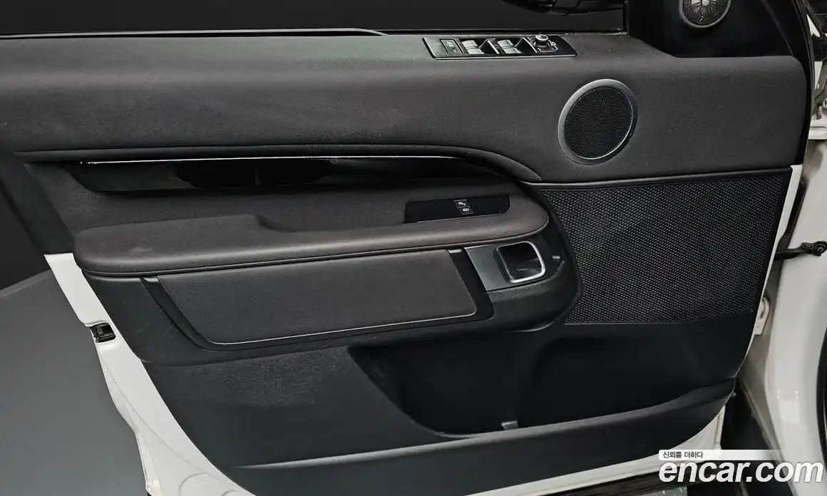 Land Rover Discovery 2019 2.0 гидро в Москве № 1914756, фото 14