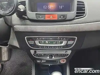 Renault SM3 2010 1.6 гидро в Москве № 1914939, миниатюра 10