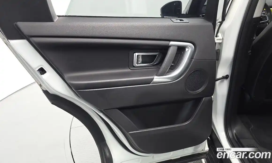 Land Rover Discovery Sport 2017 2.0 гидро в Москве № 1915052, фото 14