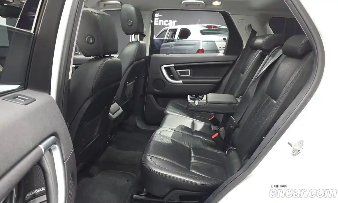 Land Rover Discovery Sport 2017 2.0 гидро в Москве № 1915052, фото 16