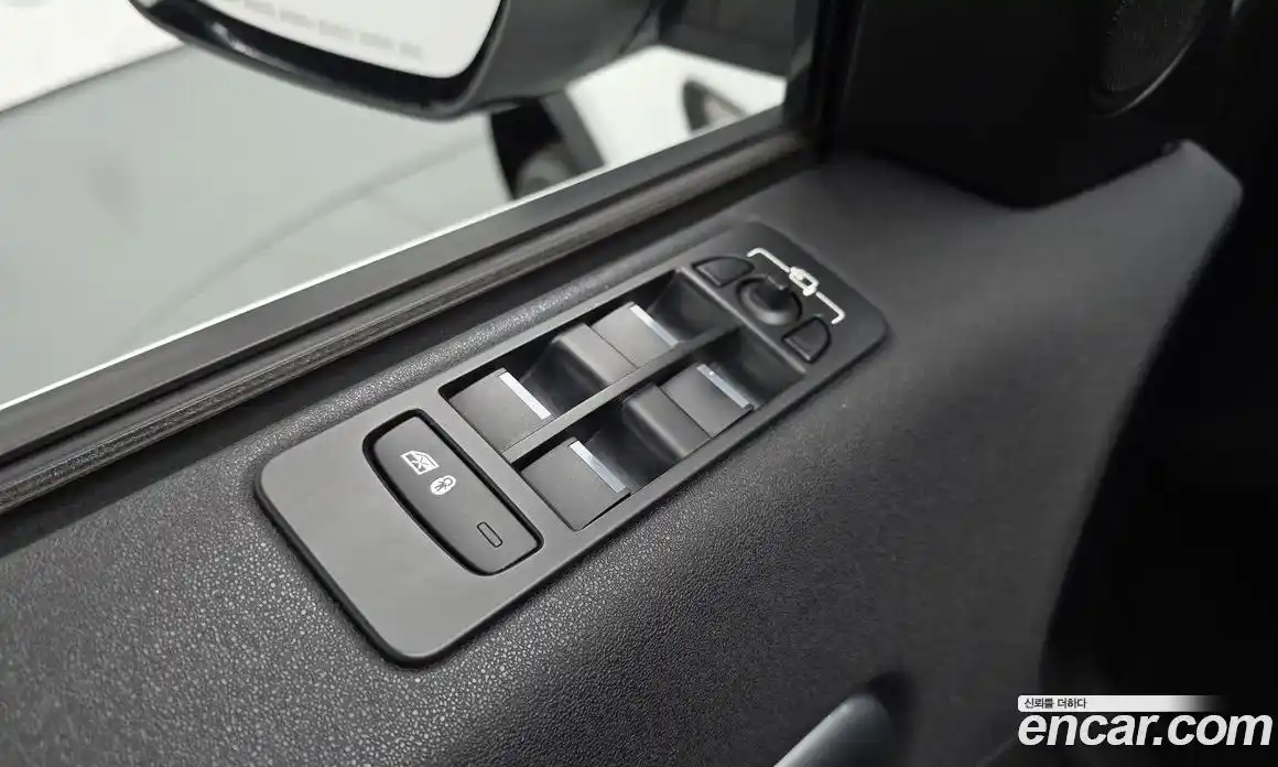 Land Rover Discovery Sport 2017 2.0 гидро в Москве № 1915052, фото 27