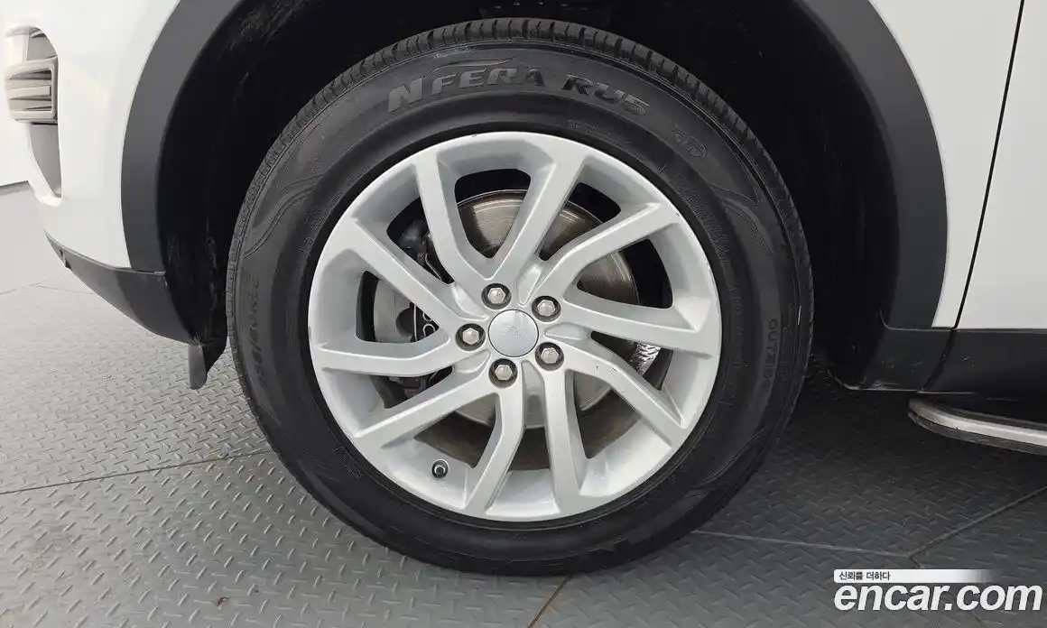 Land Rover Discovery Sport 2017 2.0 гидро в Москве № 1915052, фото 4
