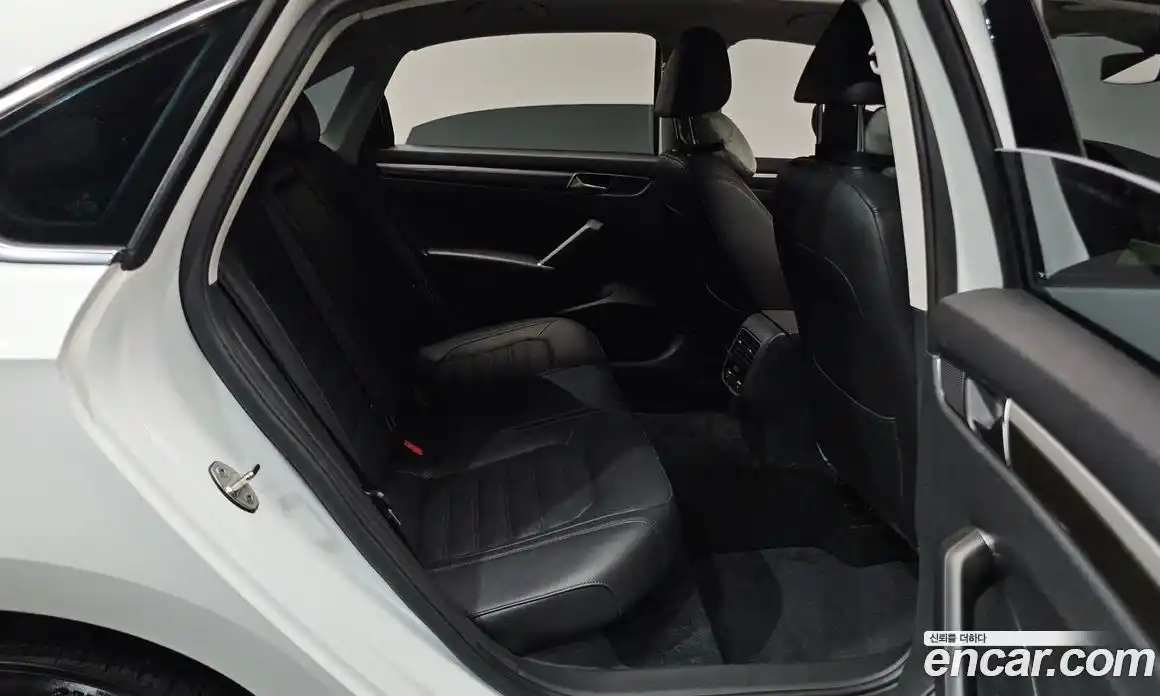 Volkswagen Passat 2018 2.0 гидро в Москве № 1917622, фото 16