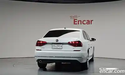 Volkswagen Passat 2018 2.0 гидро в Москве № 1917622, миниатюра 3