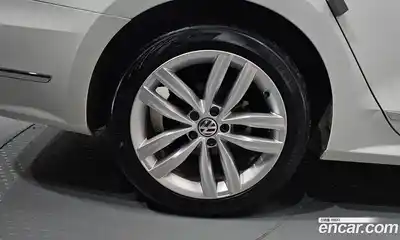 Volkswagen Passat 2018 2.0 гидро в Москве № 1917622, миниатюра 4