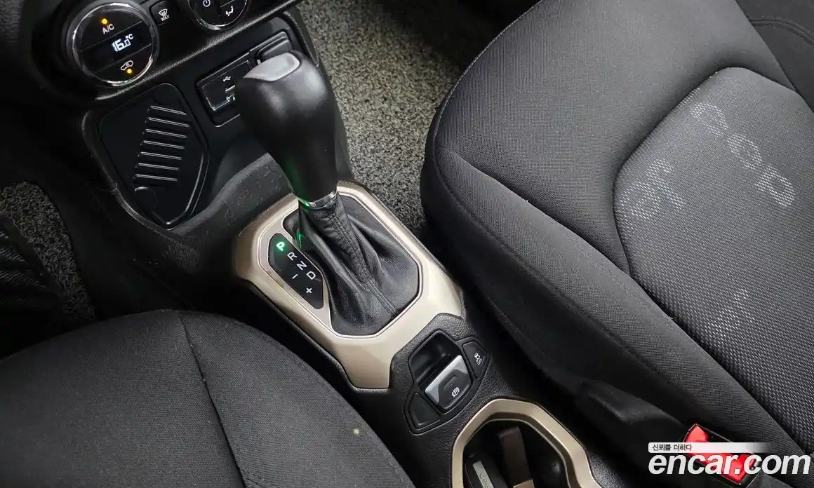 Jeep Renegade 2017 2.4 гидро в Москве № 1918985, фото 9